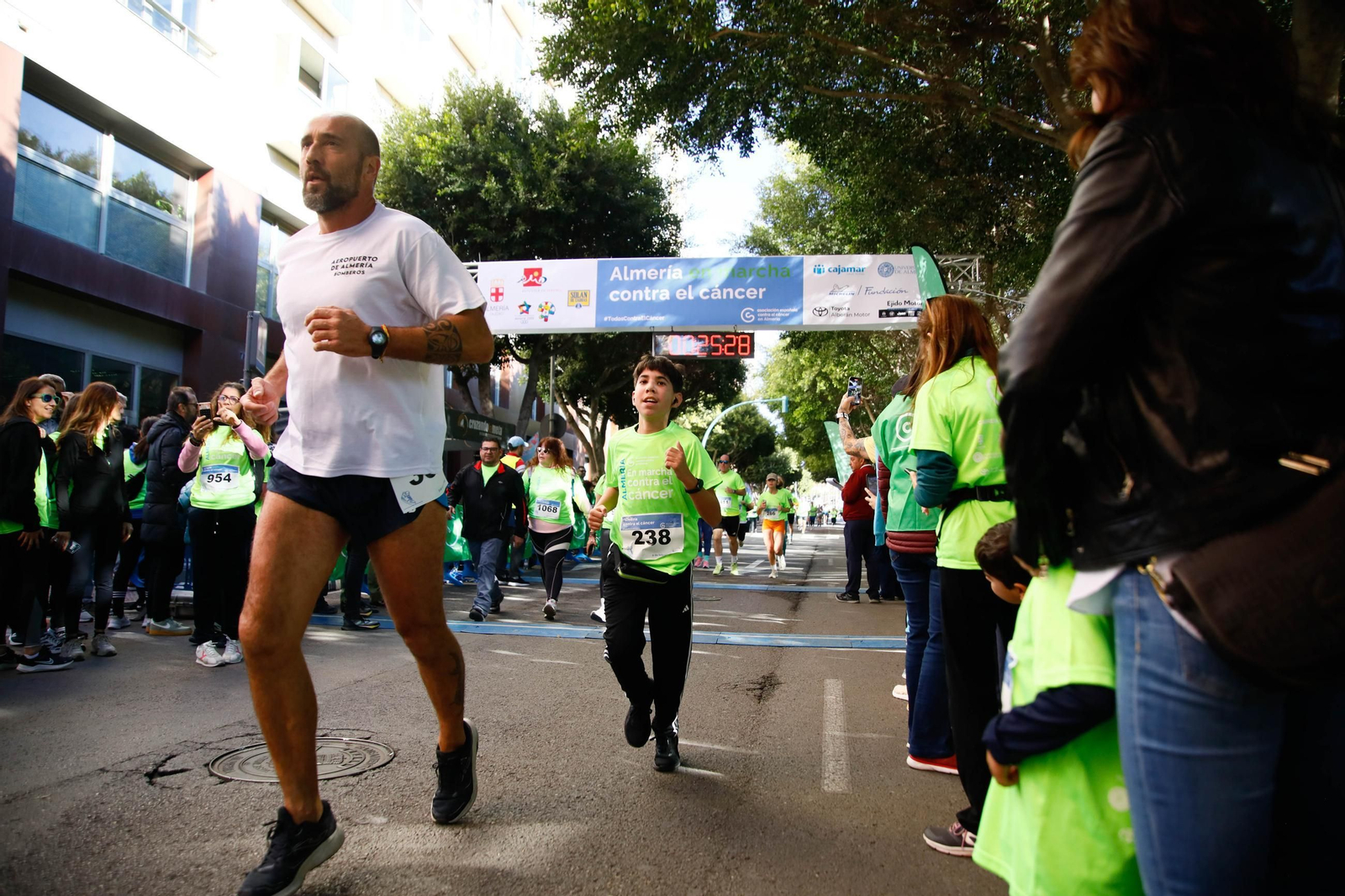 Imágenes de la Carrera contra el Cáncer de Almería