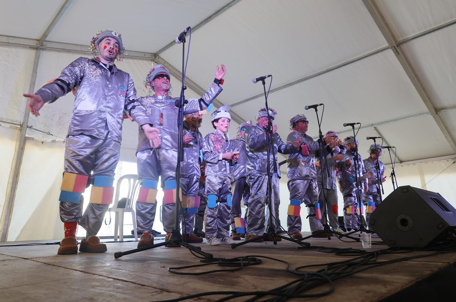 Imágenes del gran ambiente en el carrusel de agrupaciones del Carnaval Colombino 2024