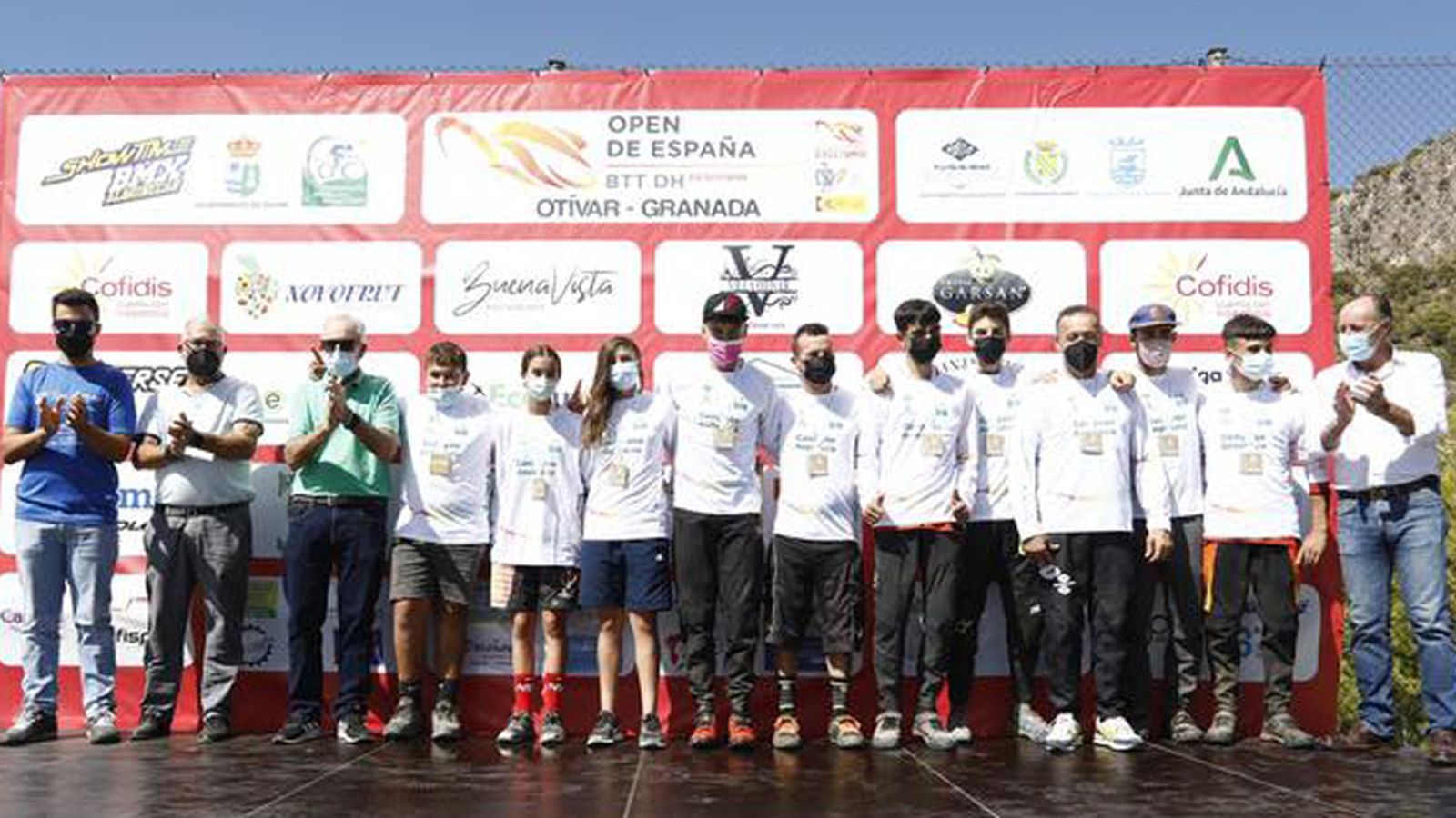 Varios de los ganadores, durante la entrega de trofeos.