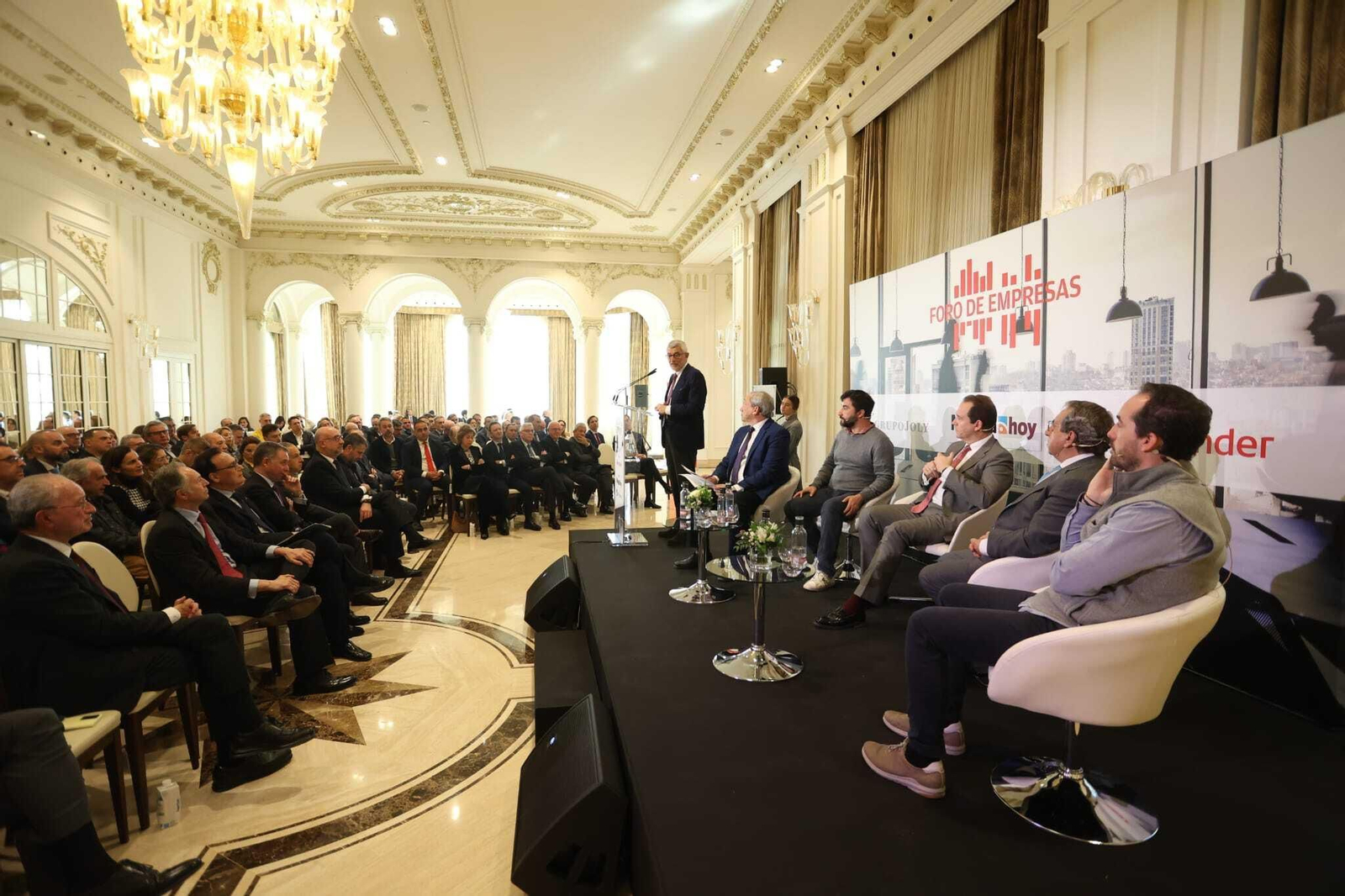 El Foro de Empresas del Grupo Joly y el Banco Santander, en fotos
