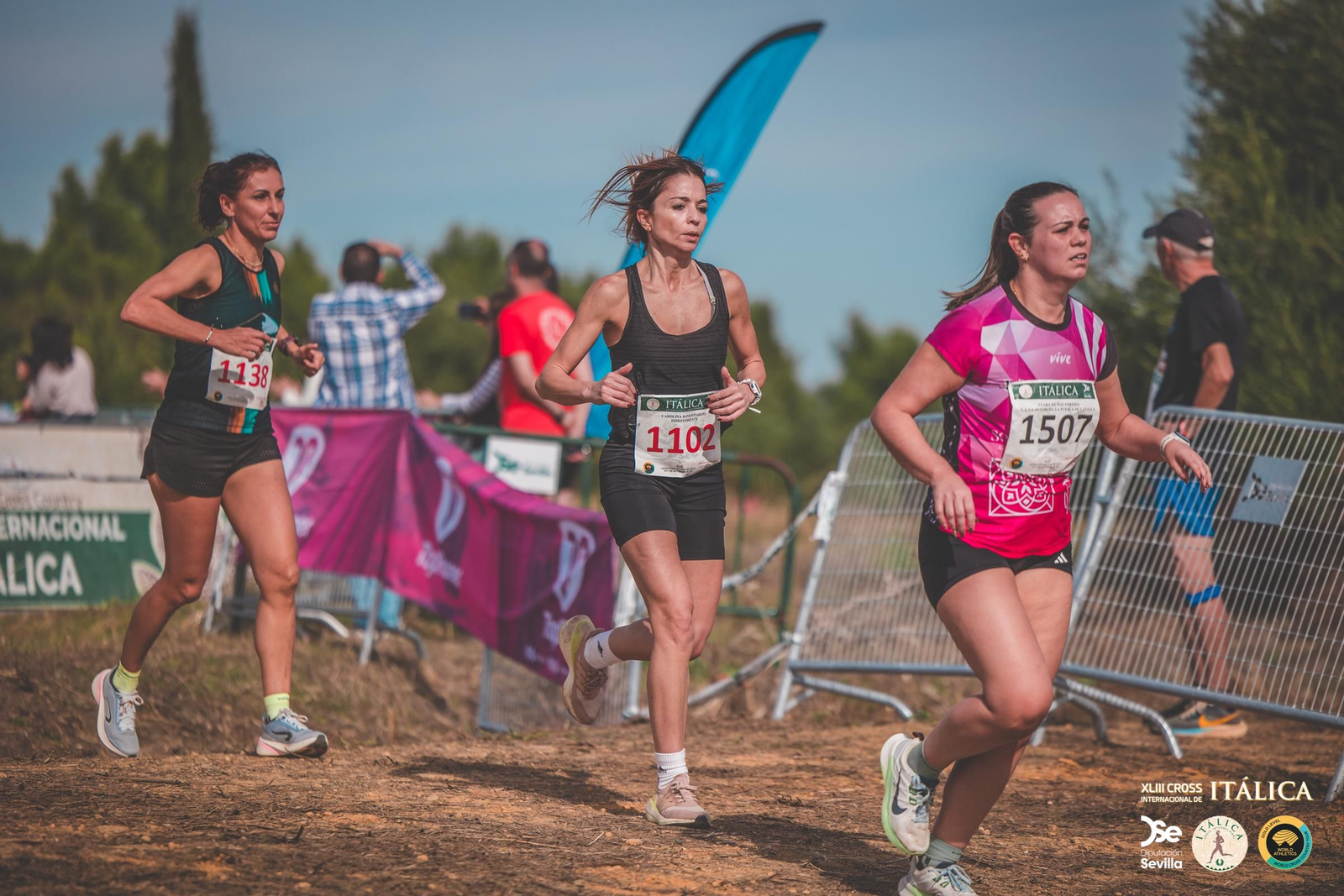 Búscate en las fotos del Cross de Itálica 2025 | 1