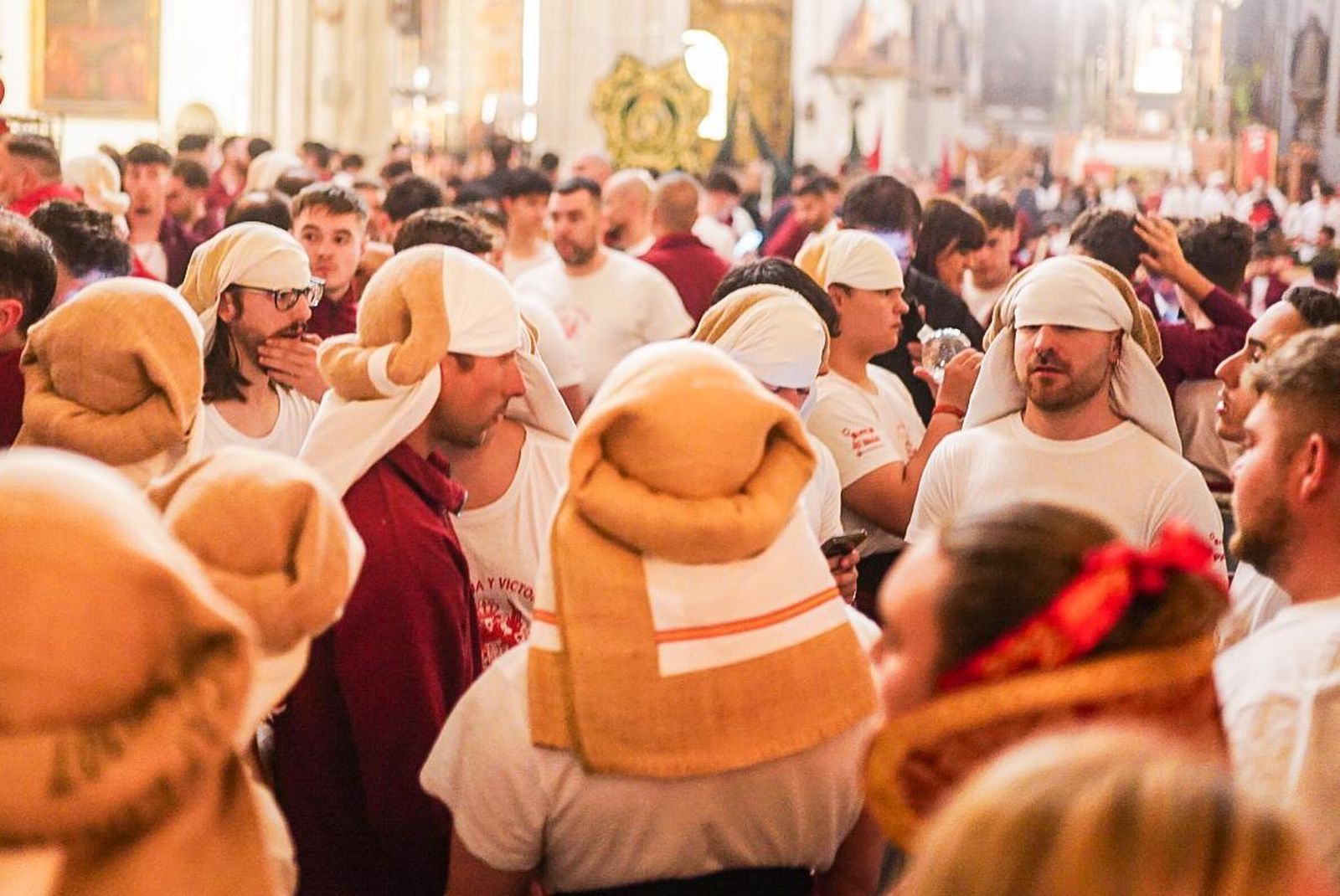 Fotos: el Domingo de Ramos de Granada se queda sin su Santa Cena