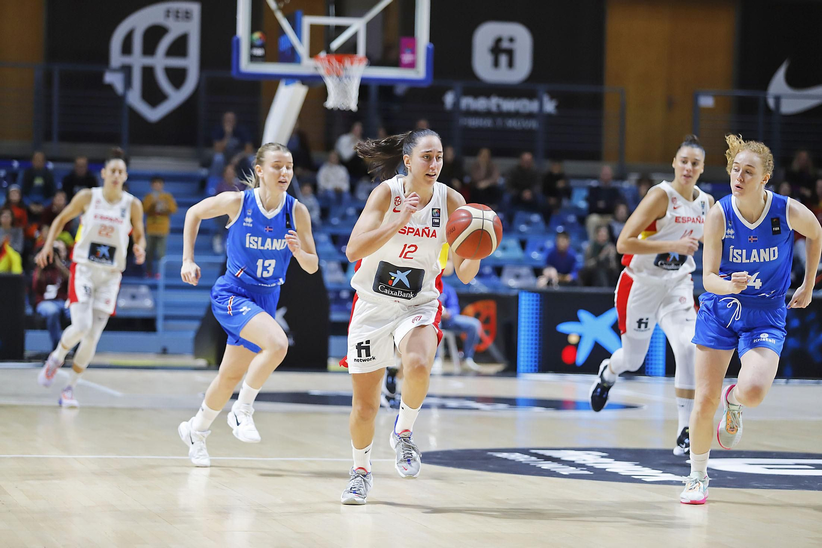 Imágenes del partido de la Selección Española femenina de baloncesto contra Islandia en Huelva