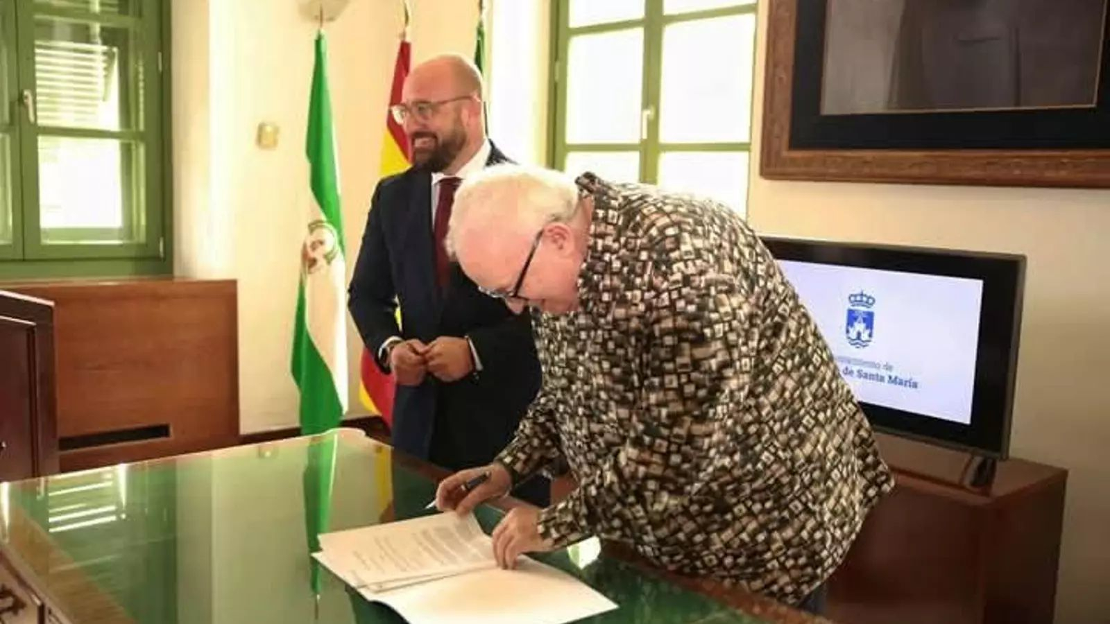 Una imagen de la toma de posesión de Antonio Caraballo como coordinador general del Ayuntamiento. Una imagen de la toma de posesión de Antonio Caraballo como coordinador general del Ayuntamiento.