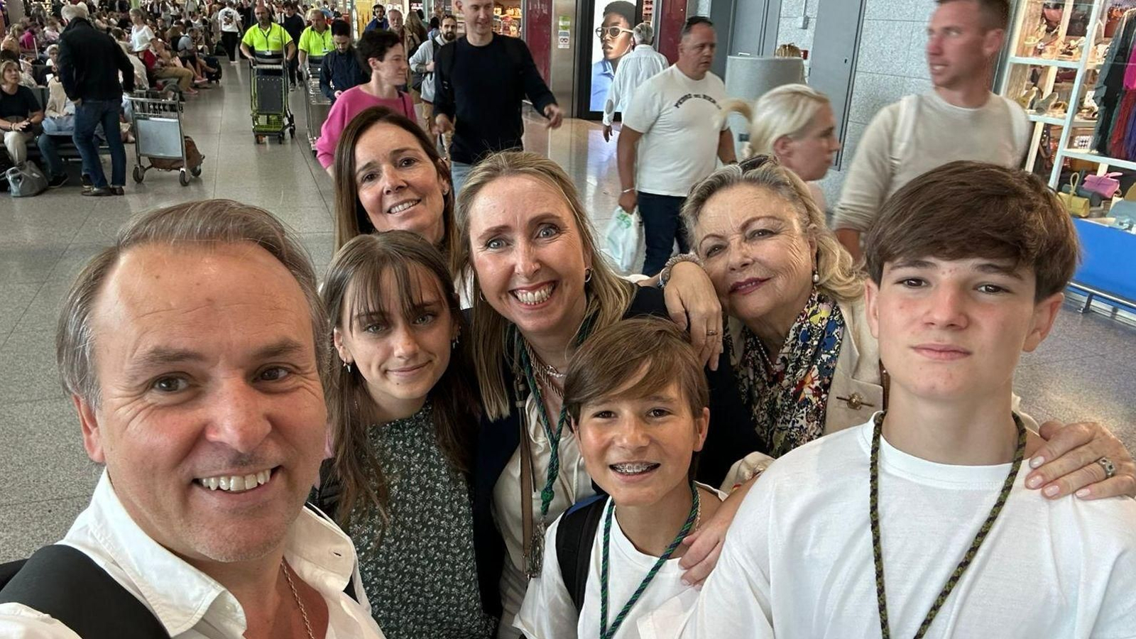 La familia al completo rumbo a Roma