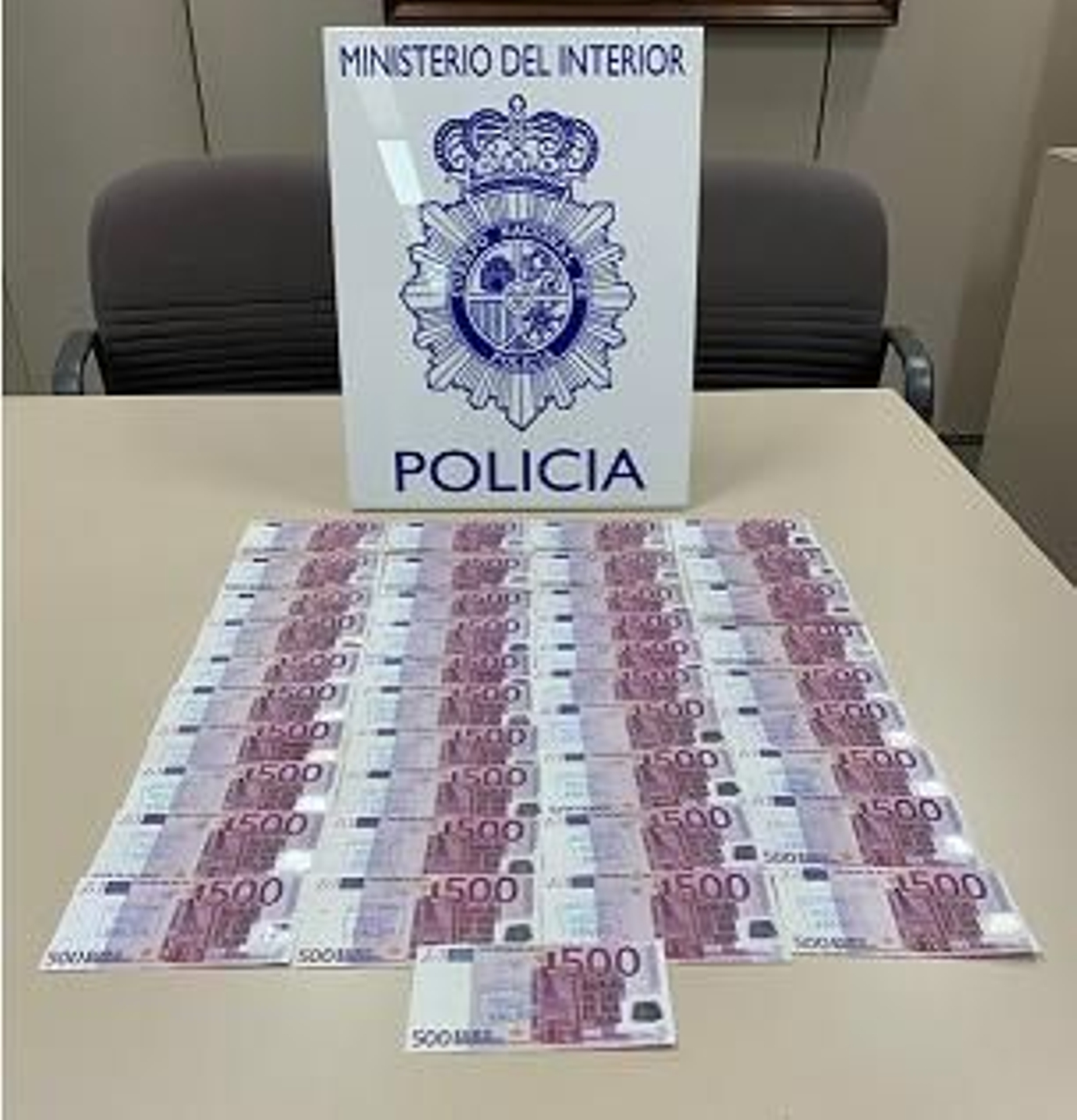 Billetes falsos de 500 euros intevenidos por la Policía. Billetes falsos de 500 euros intevenidos por la Policía.