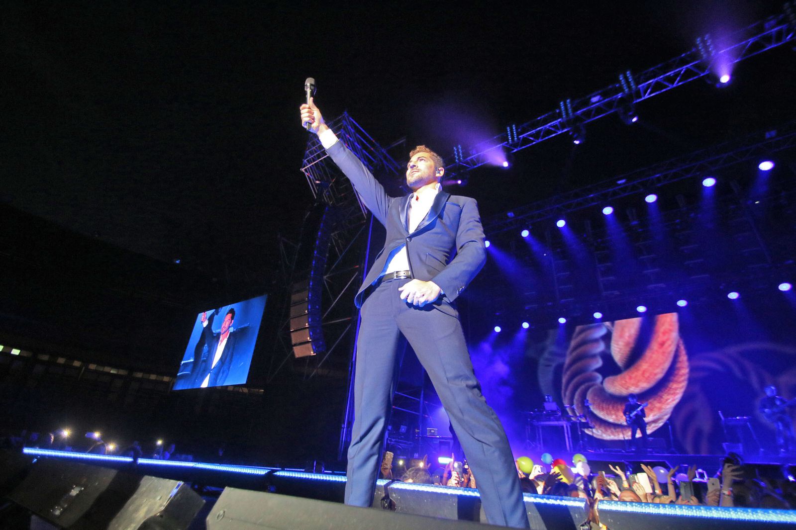 Las imágenes del concierto de Bisbal en la plaza de Toros de Roquetas de Mar