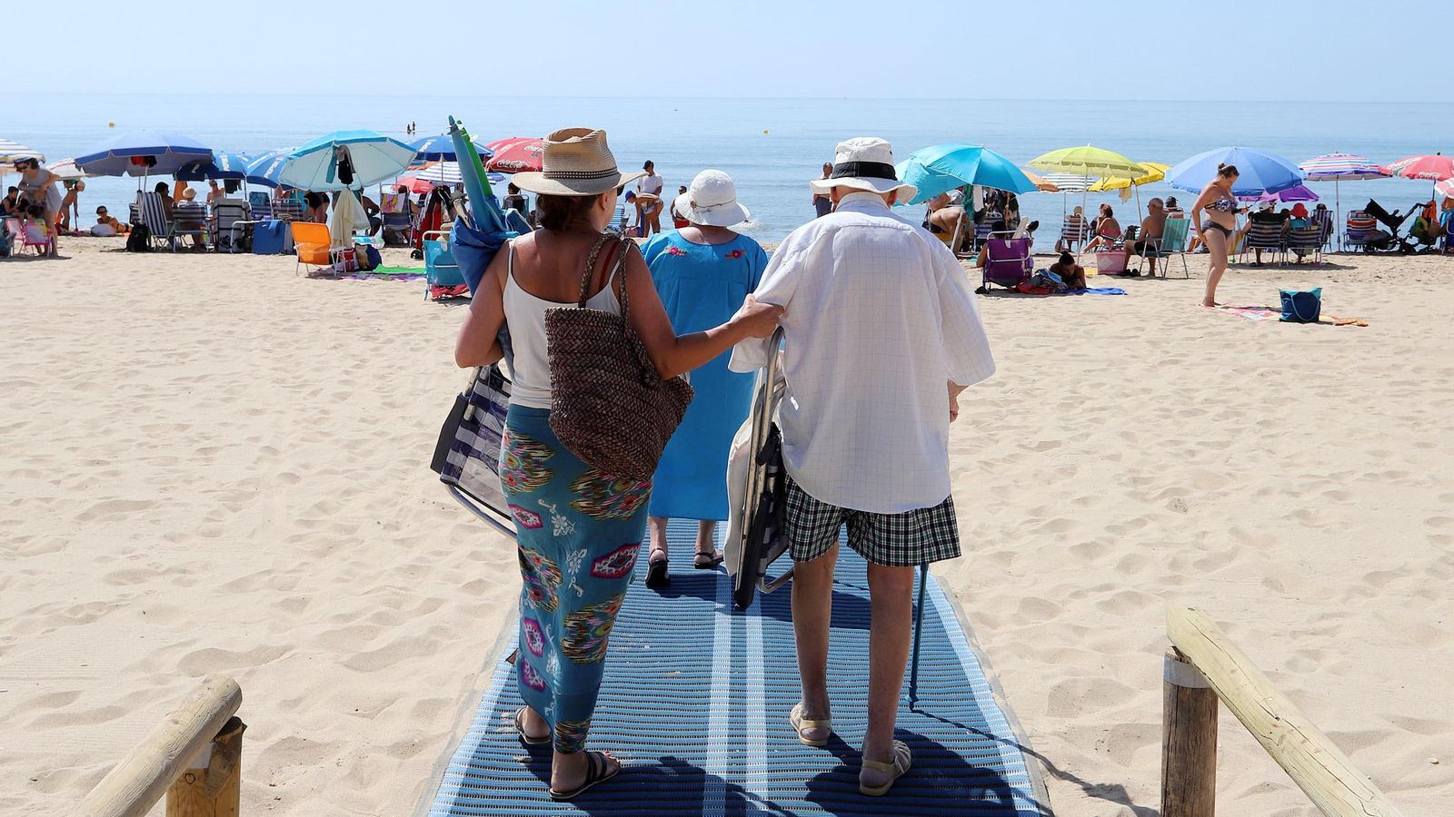 La playa Central cuenta con buenos accesos, incluso para personas con movilidad reducida.