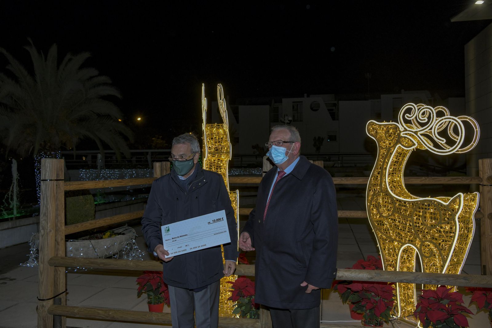 El Banco de Alimentos enciende la Navidad de Caja Rural Granada