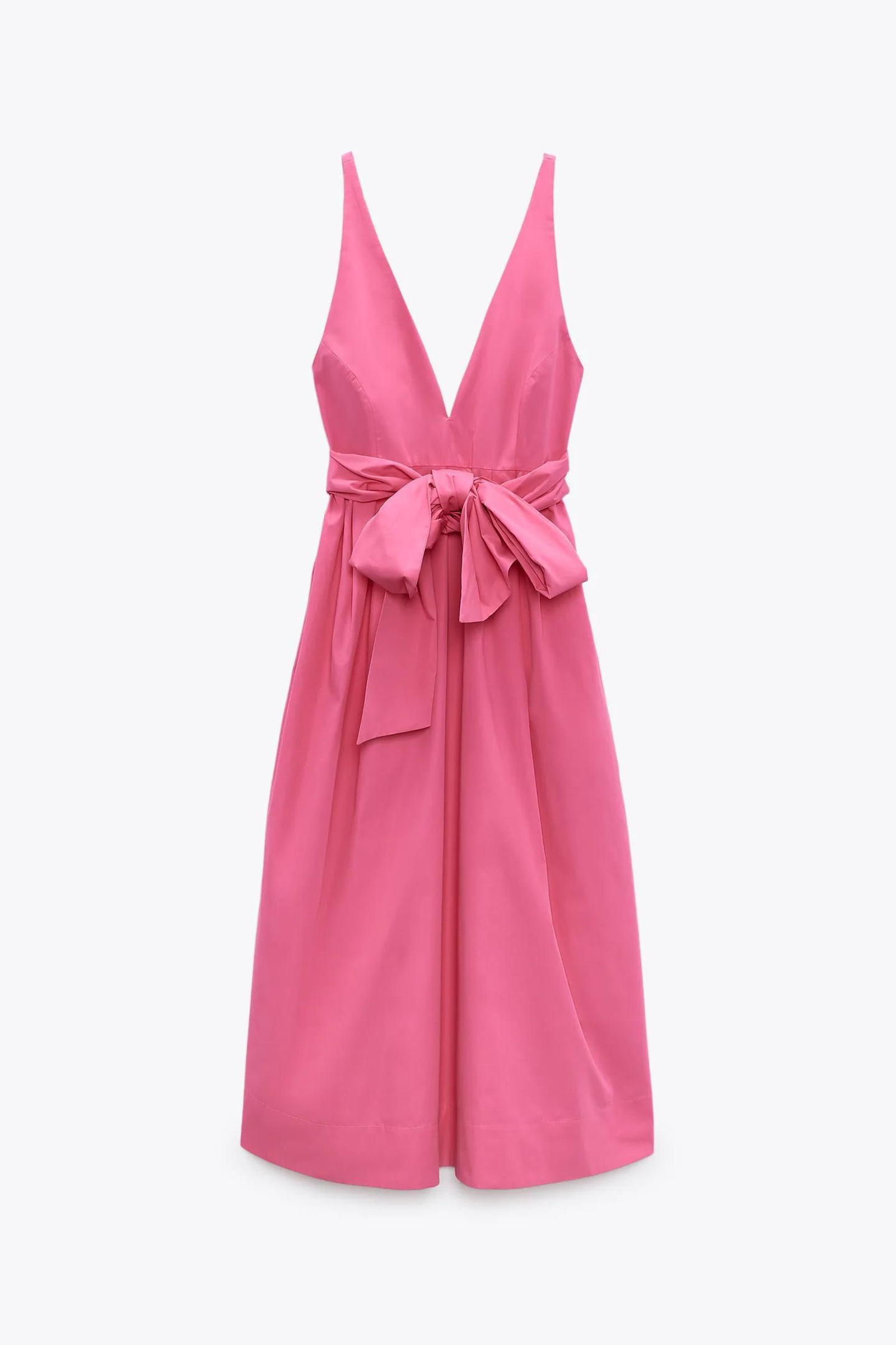 Vestido rosa con lazada de Zara.