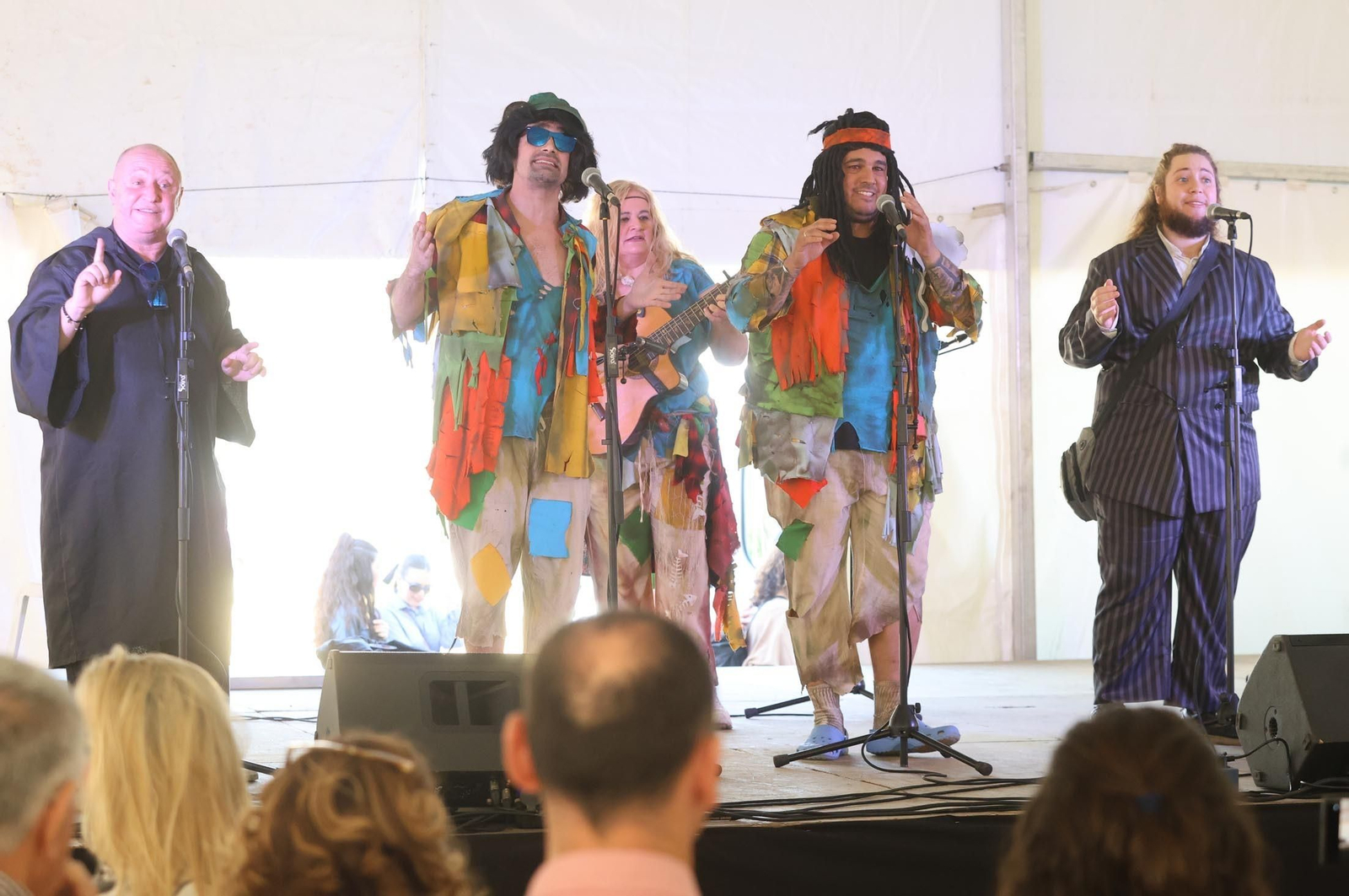 Imágenes del gran ambiente en el carrusel de agrupaciones del Carnaval Colombino 2024