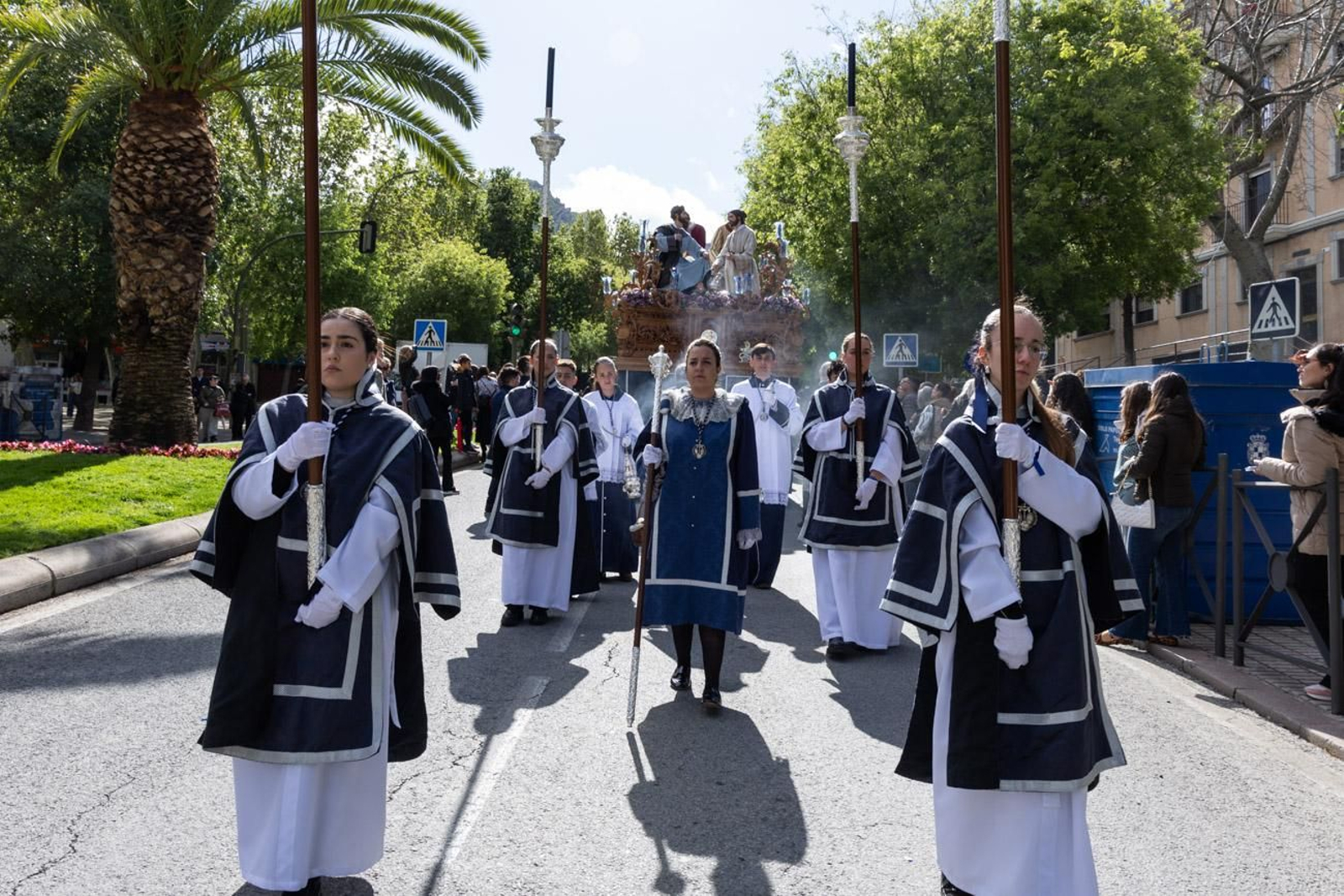 La temida lluvia impide el desarrollo normal de este Martes Santo