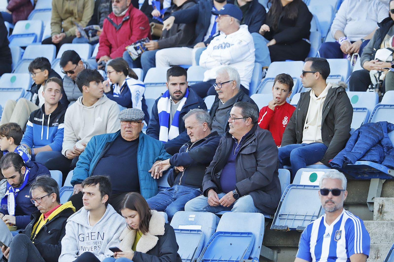 Imágenes del ambiente en el encuentro entre el Recreativo de Huelva y el Real Murcia