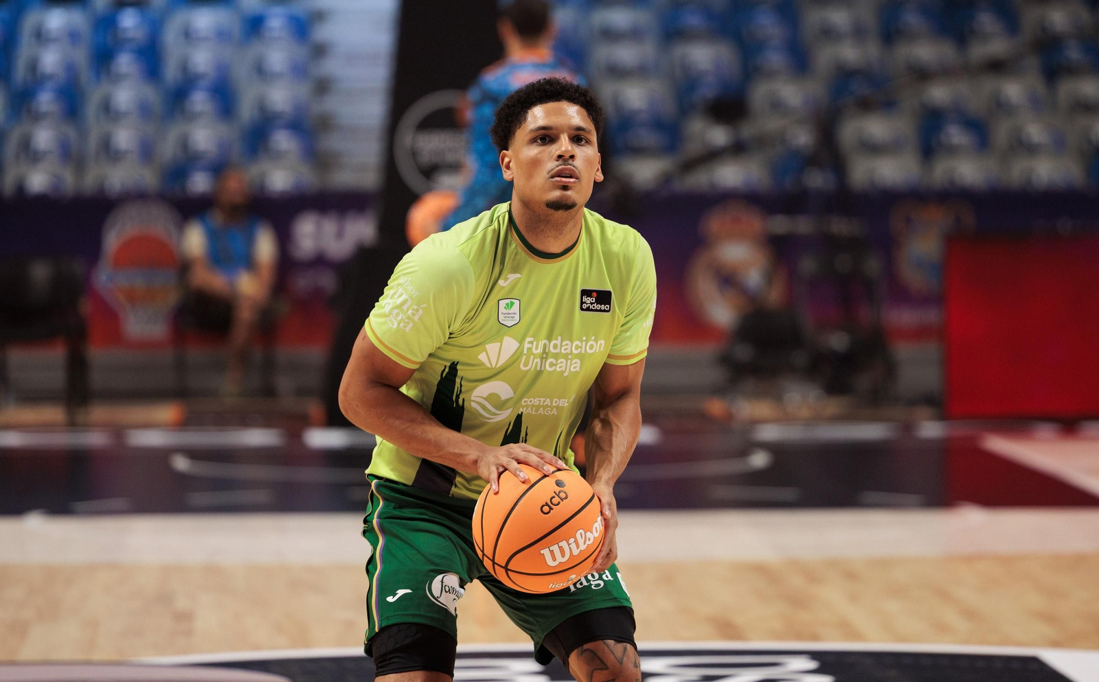 Unicaja-Valencia: Abrazos de viejos conocidos