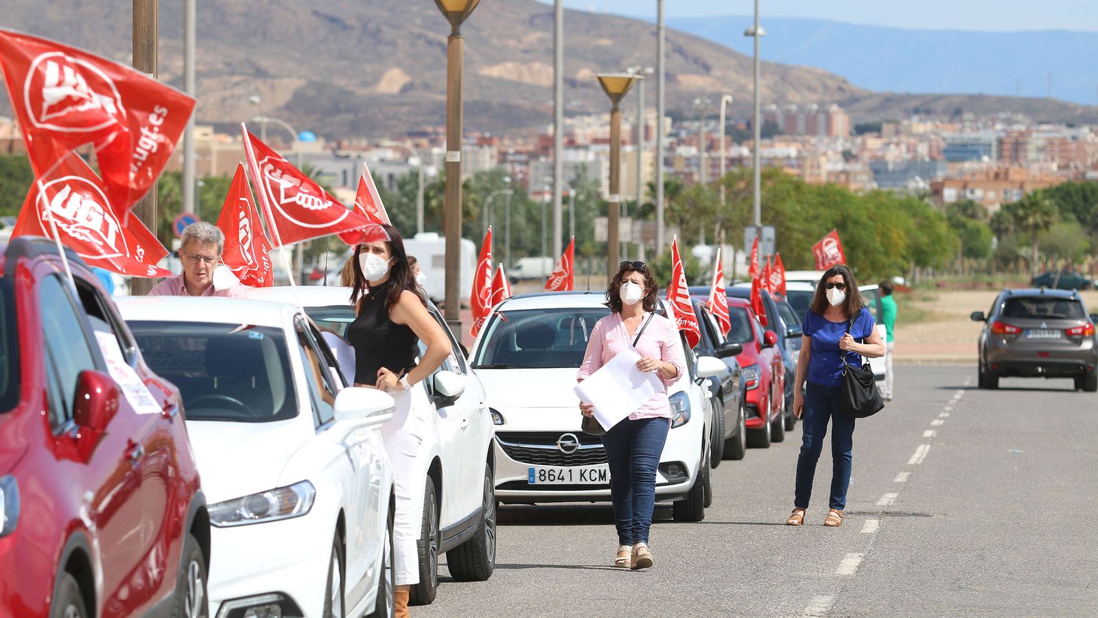 Inicio de la caravana a las puertas del Auditorio Maestro Padilla en la capital de Almería.