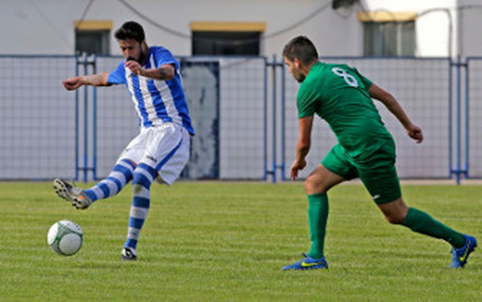 Mena recupera a Mendoza pero pierde a Álvaro y a Álex Cortés