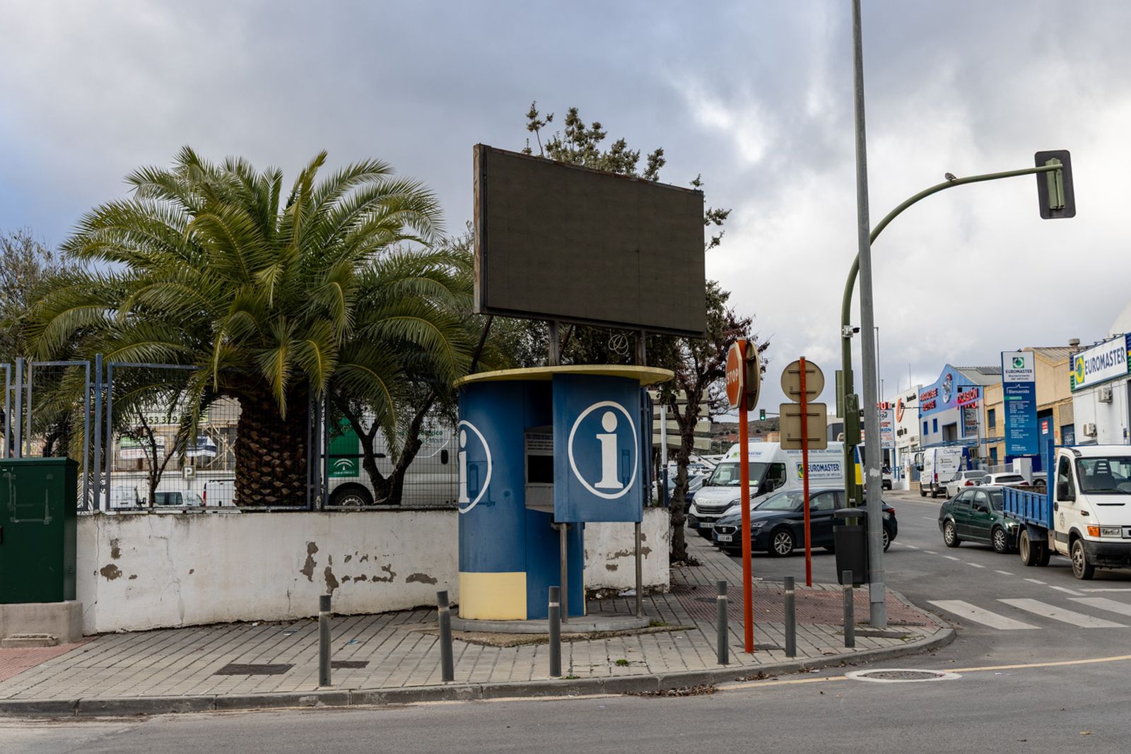 El estado de deterioro del polígono de Los Olivares