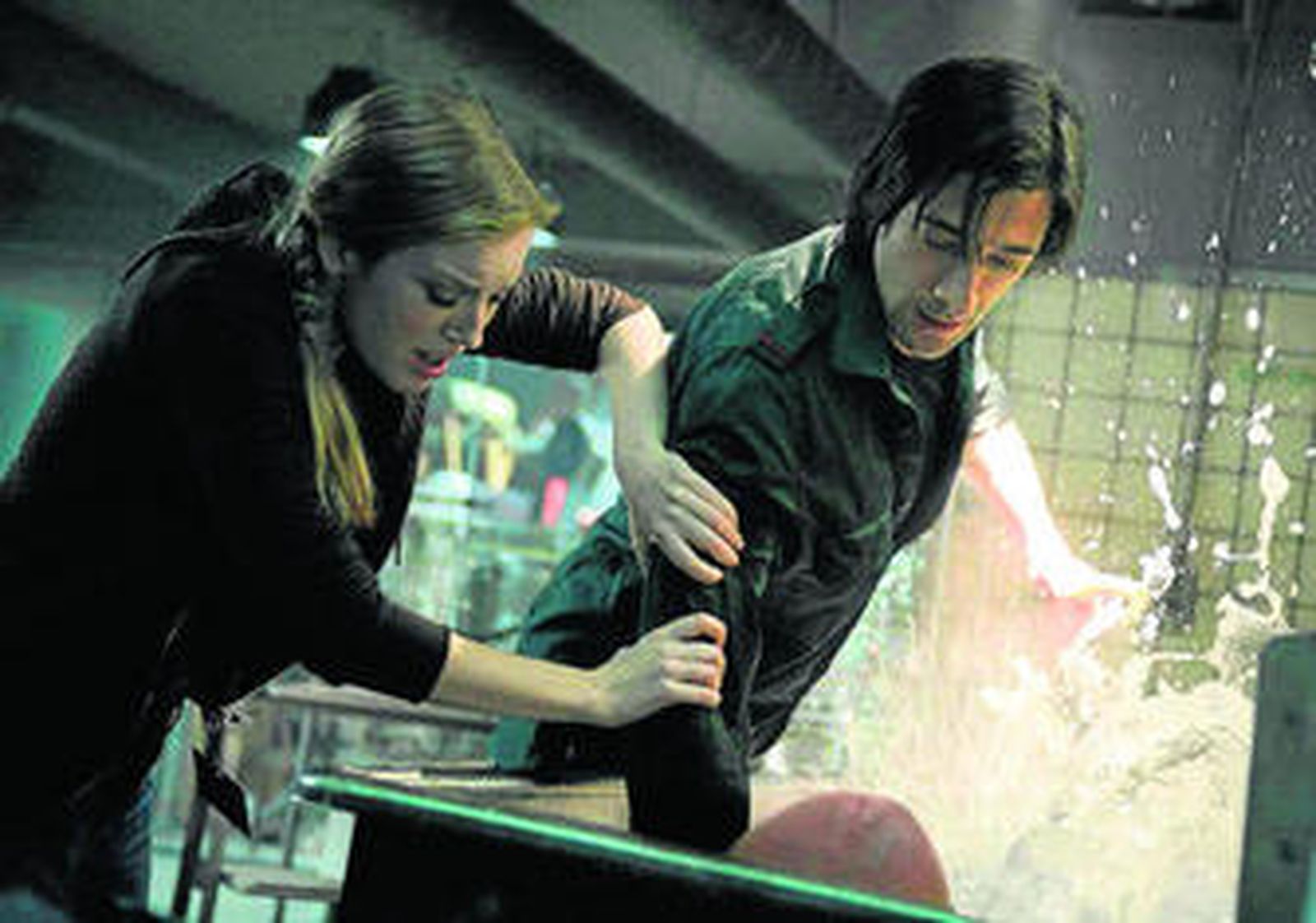 Las buenas interpretaciones de Sarah Polley y Adrien Brody dan un toque de calidad a la película.