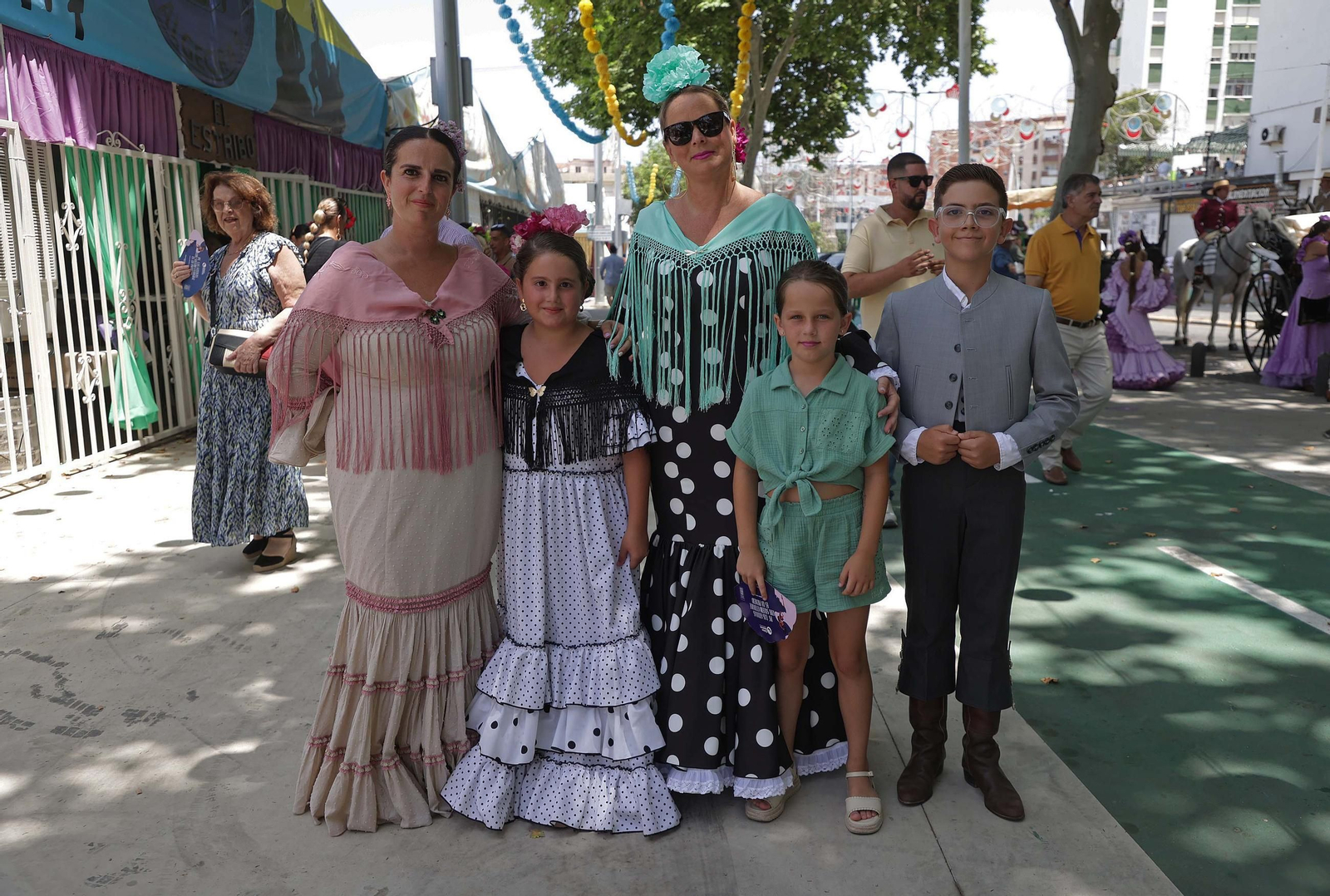 Búscate en las fotos del Domingo por Sevillanas de la Feria Real de Algeciras 2025