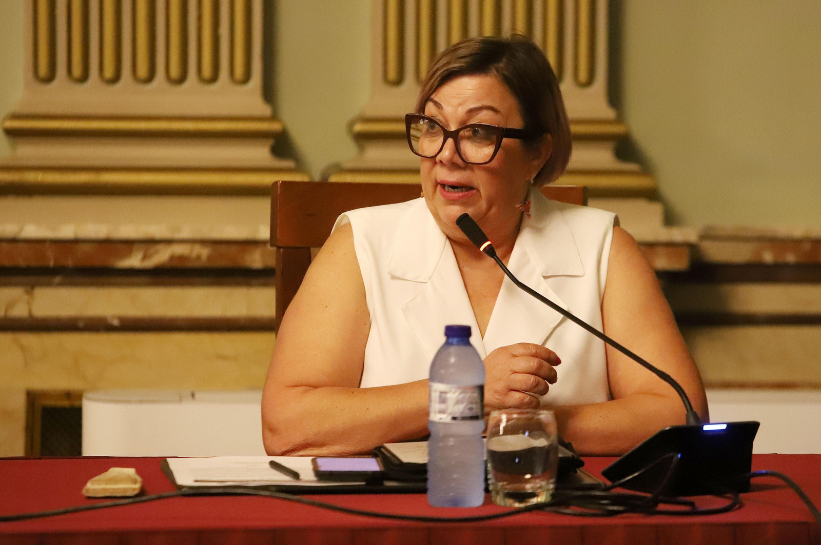 Imágenes del pleno municipal del Ayuntamiento de Huelva