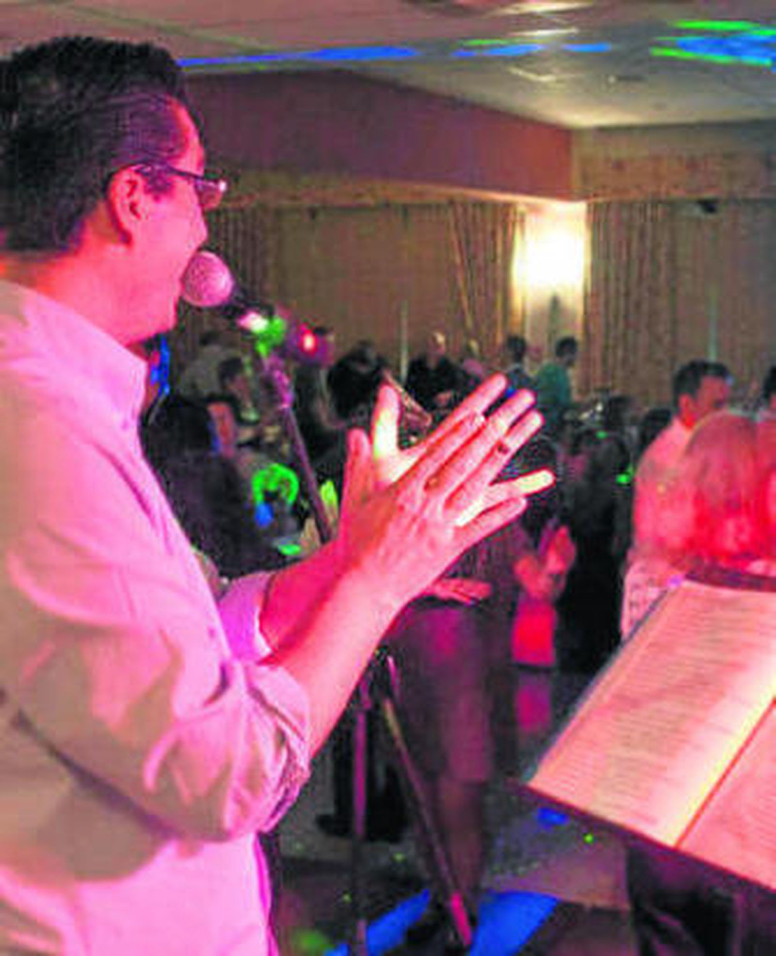 Almuerzo con espectáculo en Badía