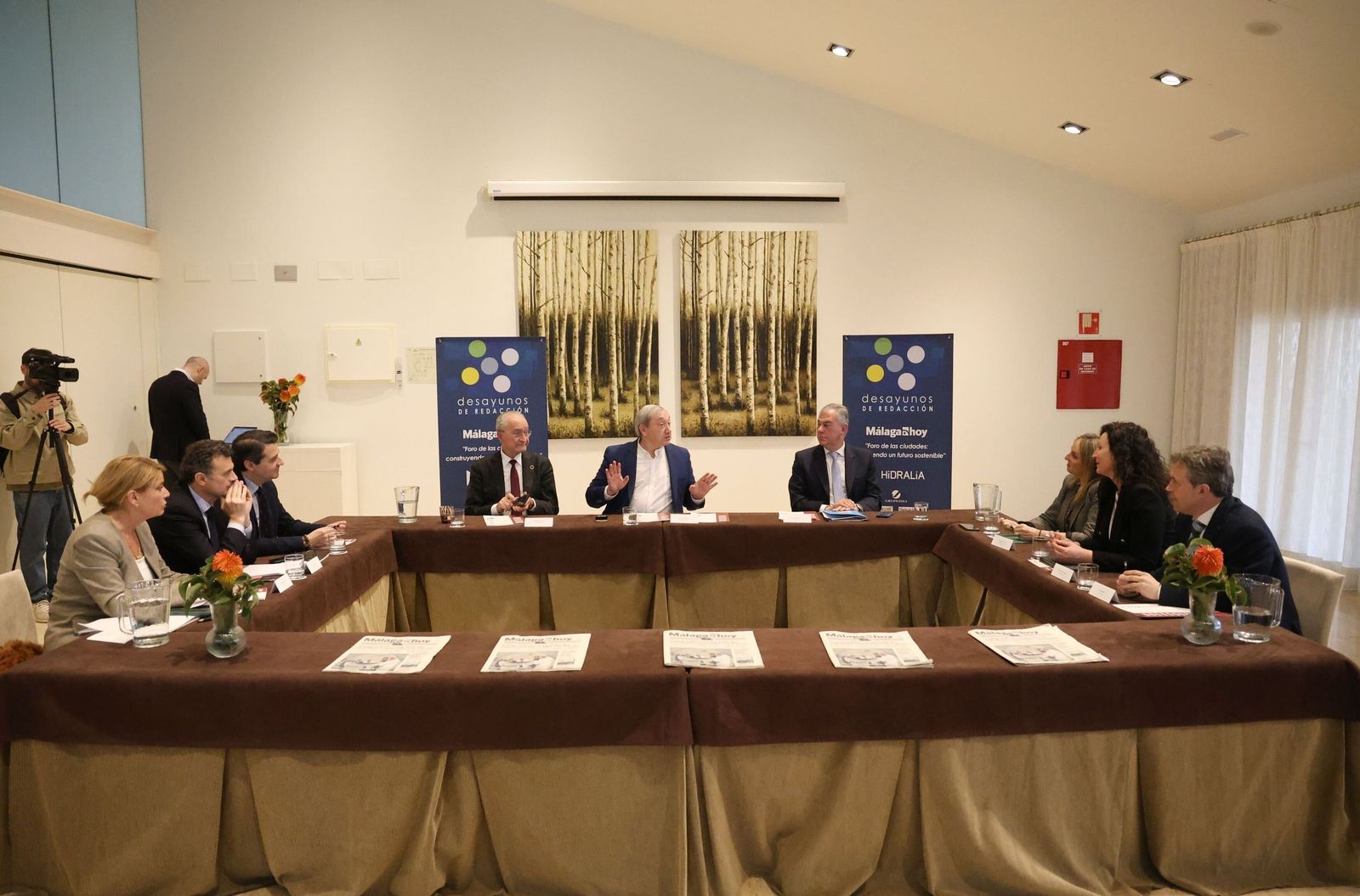 El 'Foro de las ciudades', organizado por el Grupo Joly en Antequera, en imágenes