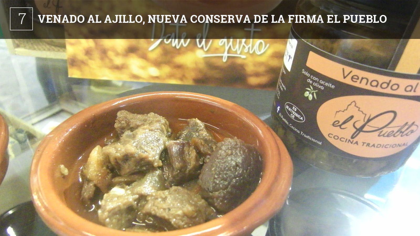 La firma de Alcalá de los Gazules, que ha comenzado a funcionar este mismo año ya comercializa chicharrones en aceite de oliva, garbanzos con choco, pollo con verdura, carne de cerdo en salsa, pollo encebollado, carne de cerdo con tomate y carne de cerdo con setas.