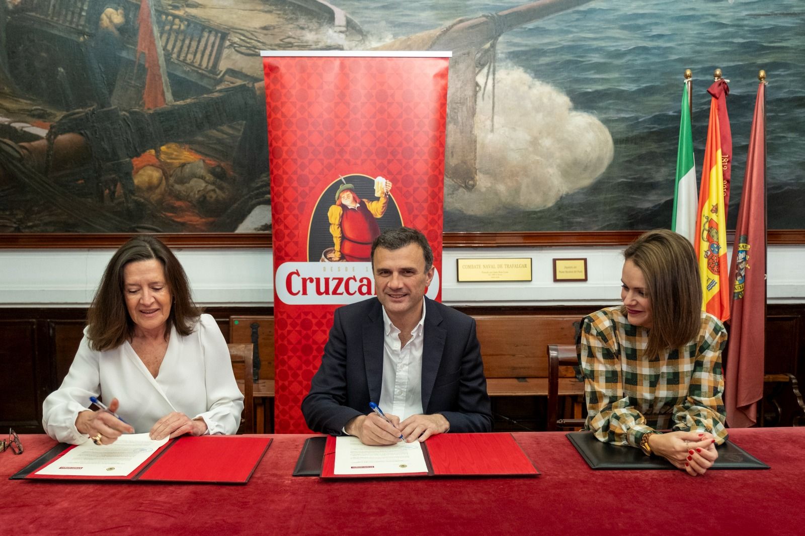 Ada Bernal, Bruno García y Beatriz Gandullo en la firma del convenio