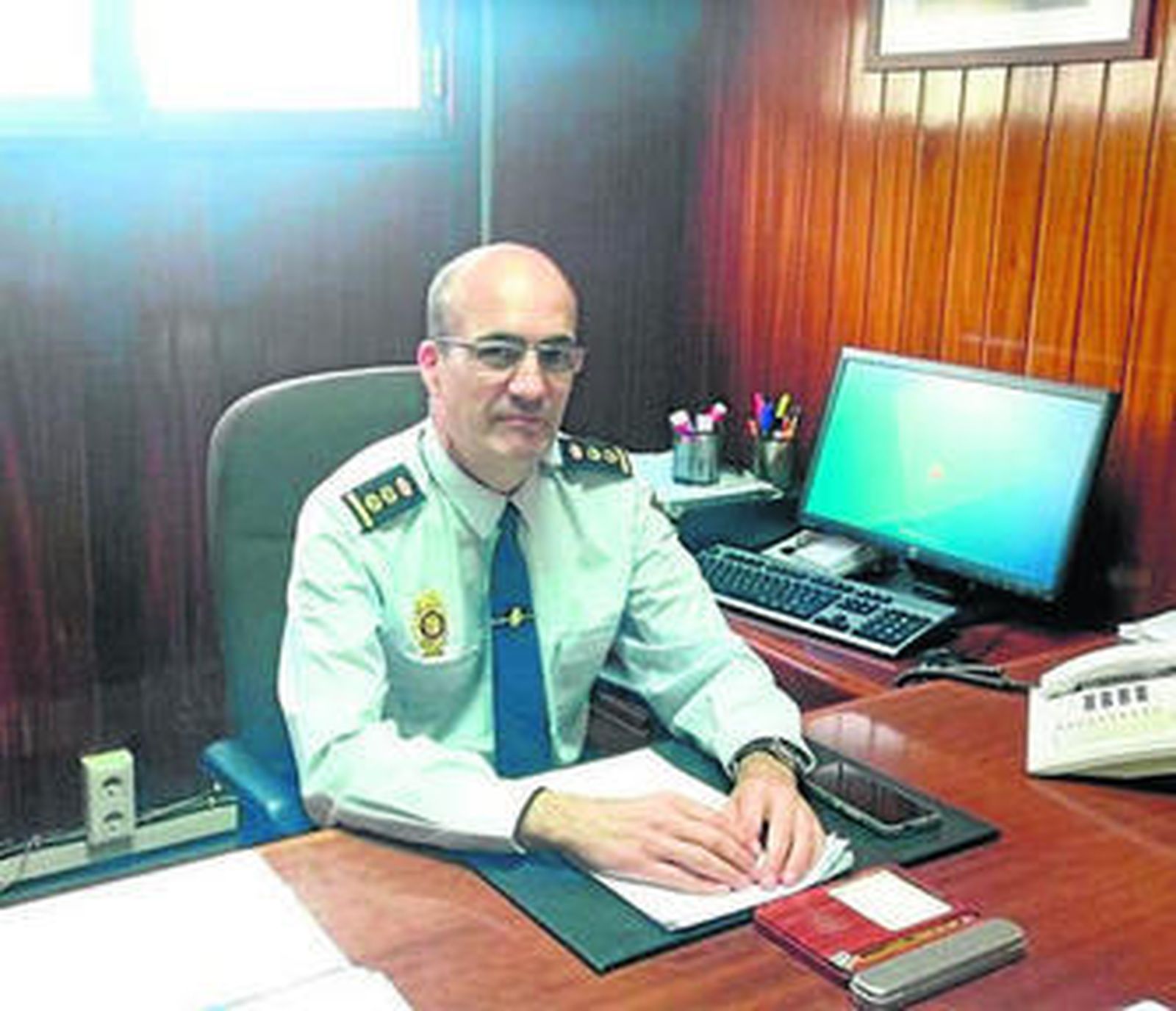 El comisario Francisco José García Carrasco, en su despacho.