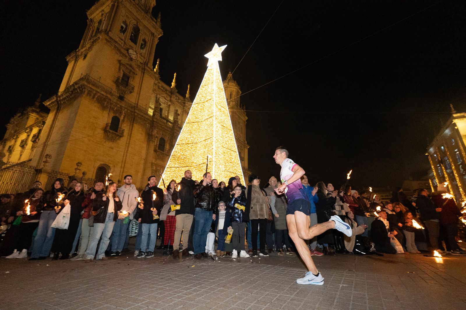 En imágenes: la élite del atletismo mundial y nacional exhibe su clase en la Carrera de San Antón 2026