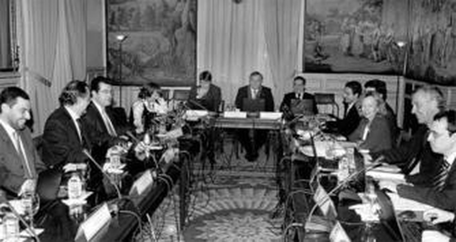 La ministra Elena Salgado presidió ayer en Madrid la reunión de la Comisión del Pacto Antitransfuguismo.