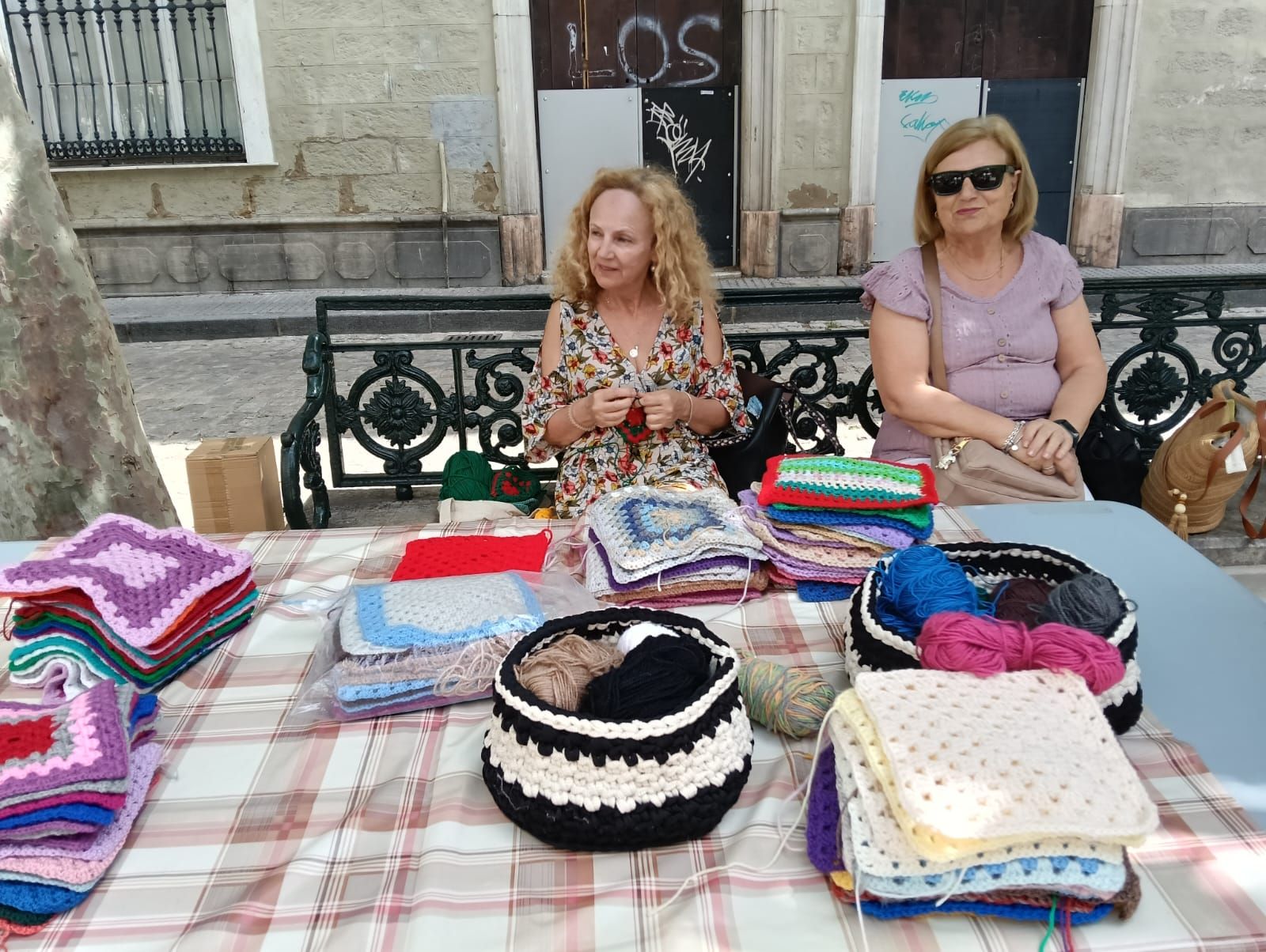 La Plaza de Mina teje