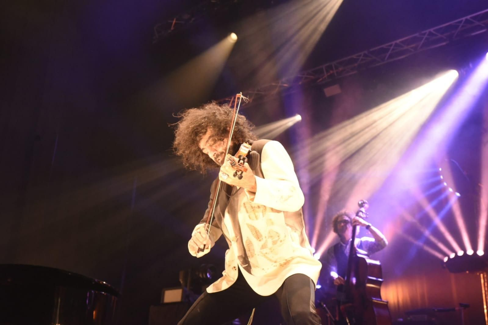 Ara Malikian, durante su actuación en La Línea.