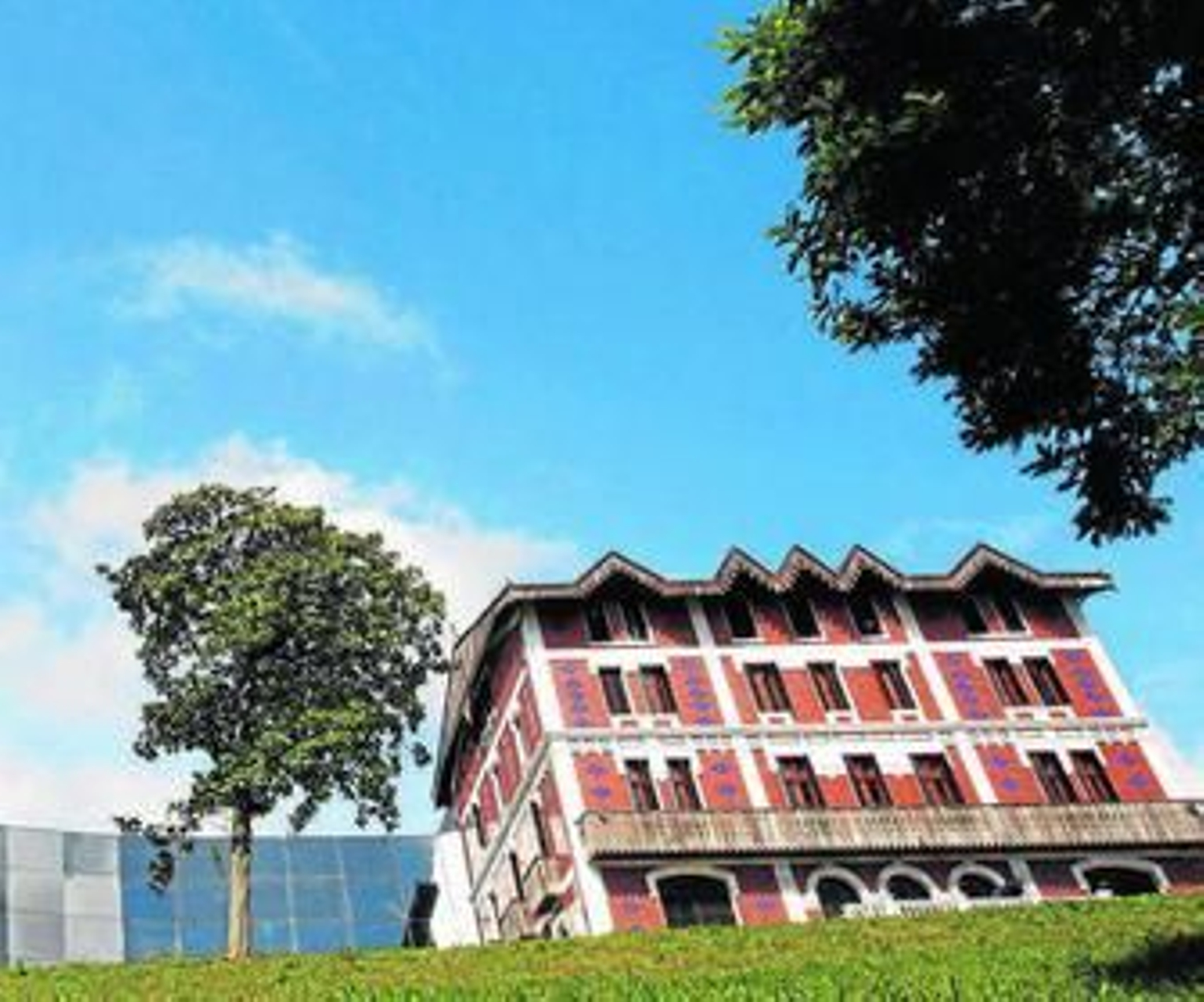 Balenciaga, un costurero hecho a sí mismo