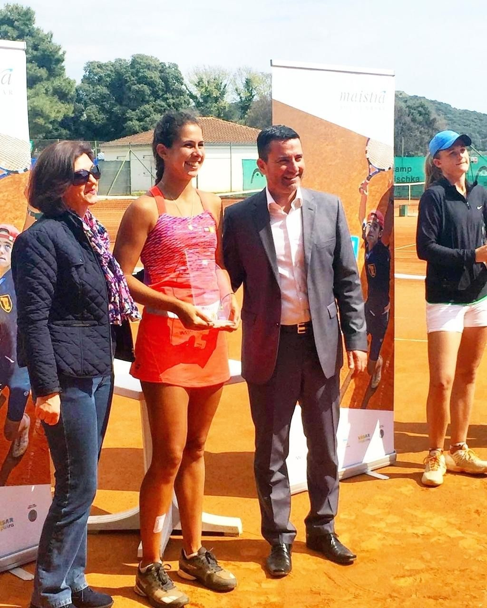 Guerrero muestra su trofeo tras ganar la final croata.