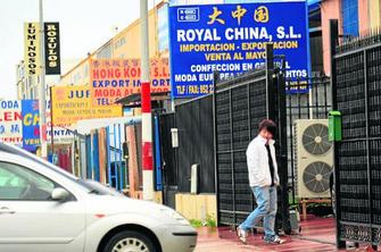 El polígono Guadalhorce es conocido como la pequeña 'Chinatown' malagueña debido a la gran concentración de negocios regentados por chinos.