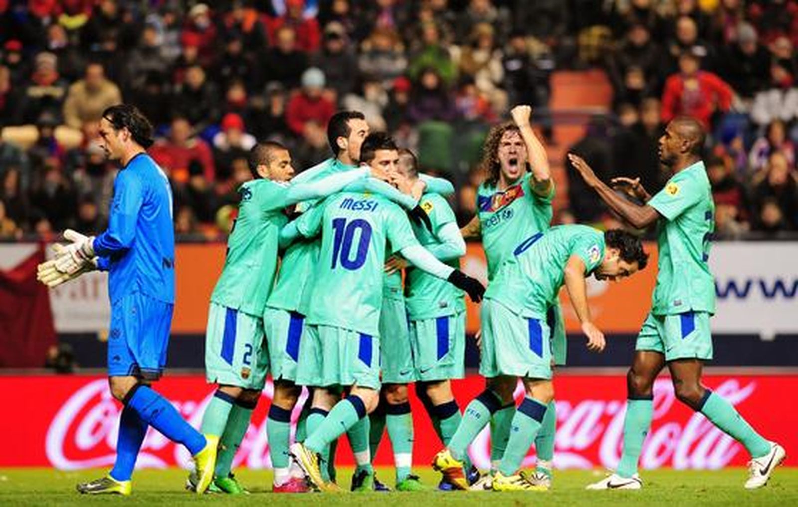El Barcelona gana con facilidad a Osasuna en Pamplona. / AFP