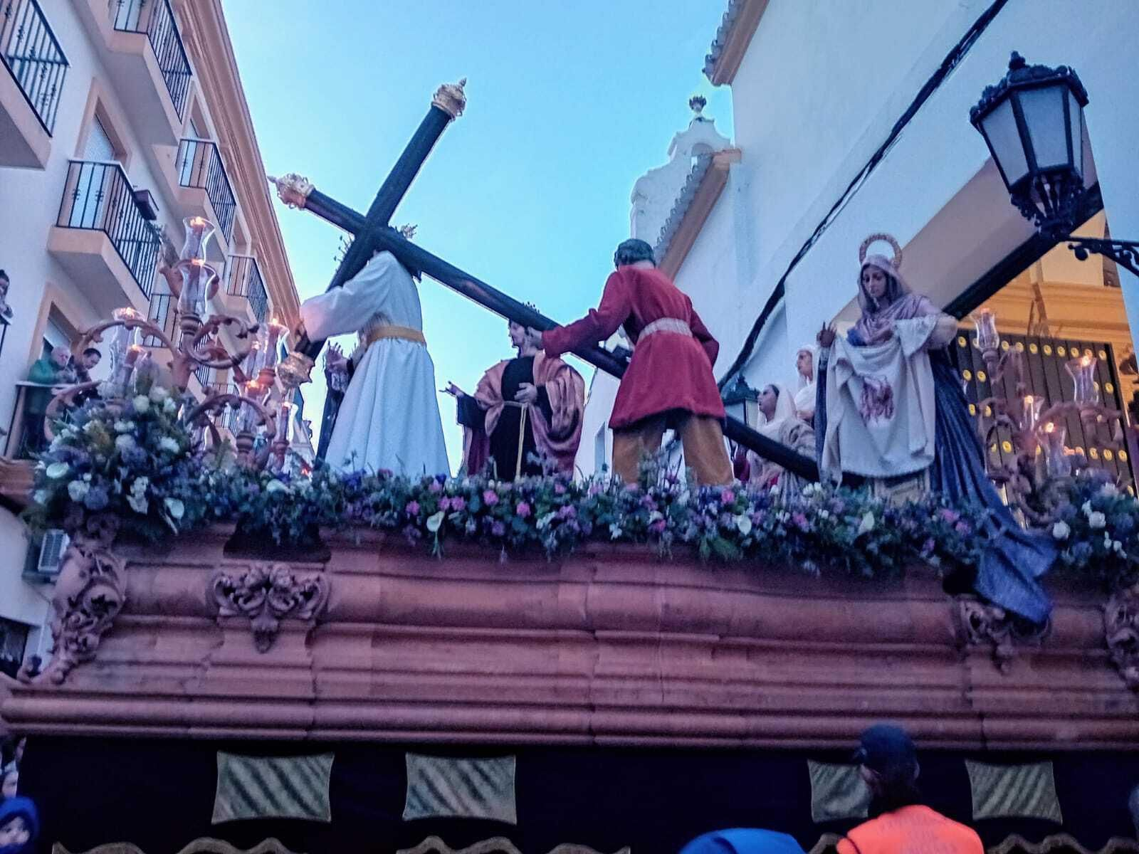 Las imágenes del Martes Santo en Chiclana 2024: El Amor y Afligidos