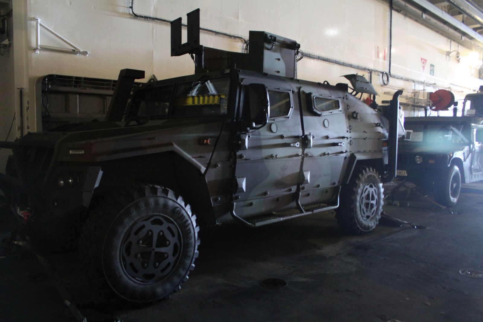 Imágenes de las primeras horas del portaaviones "Juan Carlos I" en el puerto de Huelva, durante su visita este fin de semana