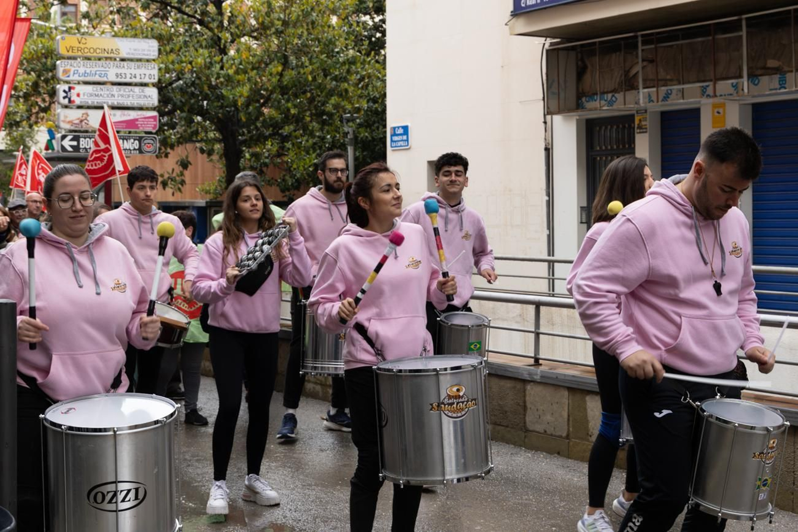 Unas 200 personas han participado en la manifestación por el Día del Trabajo.