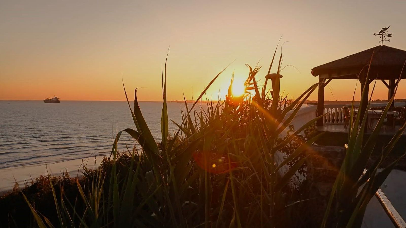 Atardecer en la playa de Las Redes (El Puerto)