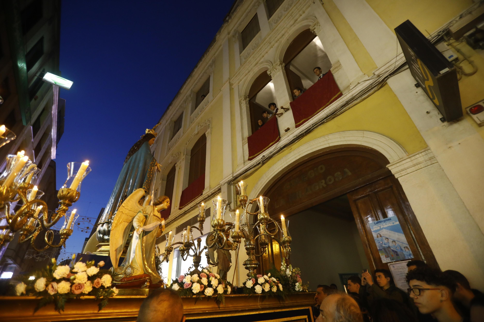 La procesión de la Virgen Milagrosa de Córdoba, en imágenes