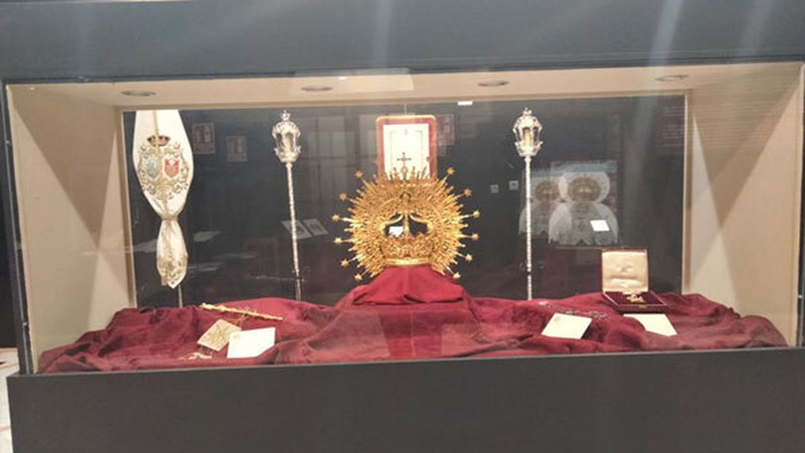Presea de coronación de la Virgen de las Mercedes
