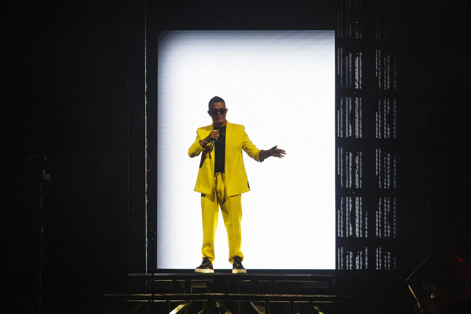 Búscate entre nuestras imágenes del concierto de Alejandro Sanz en Cádiz