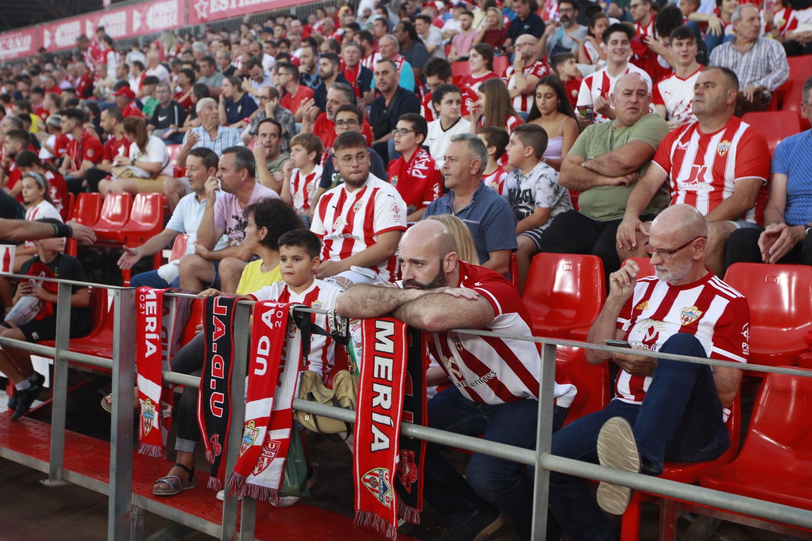 Imágenes del partido de fútbol U.D. Almería-Girona F.C.