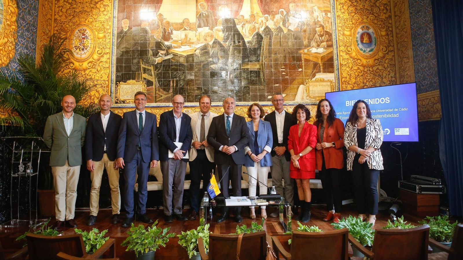 Fotos de la mesa redonda sobre economía azul y sostenibilidad, de las Cátedras Telefónica y la UCA