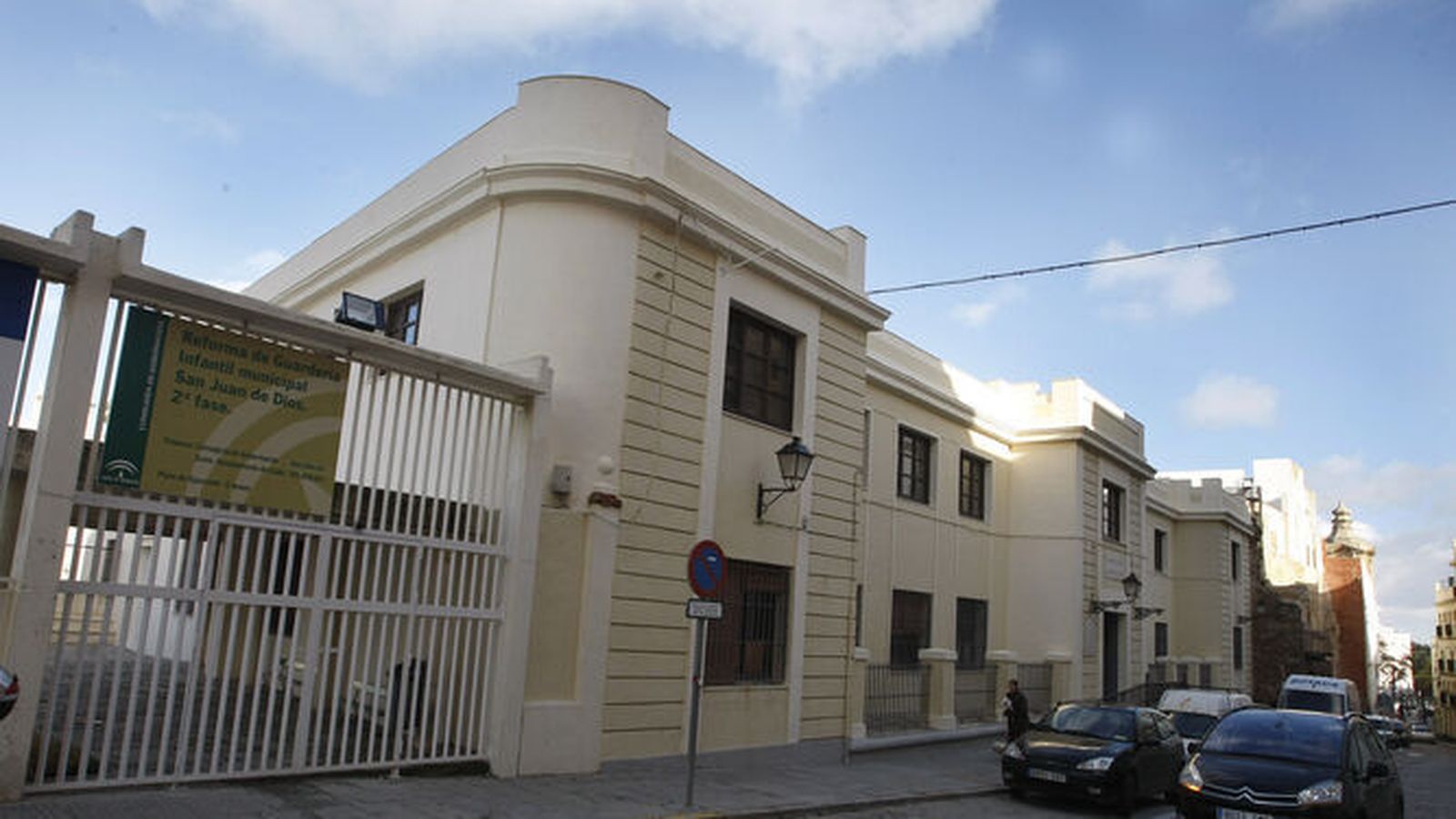 Edificio de la Escuela Infantil Municipal, en la calle San Juan de Dios de Cádiz.
