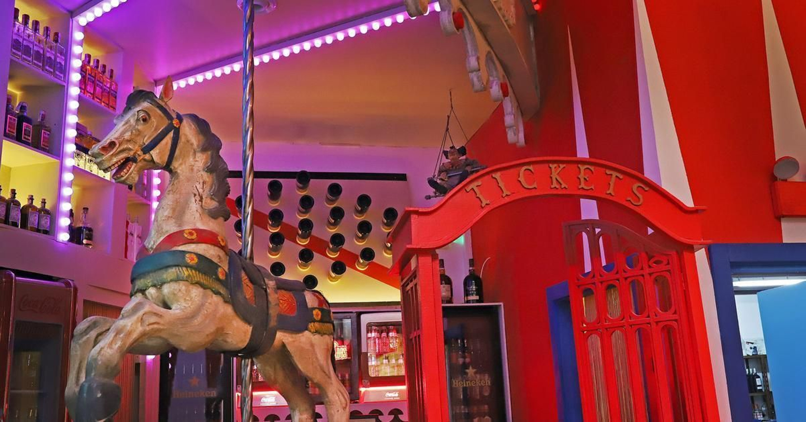 Bar Circus Bar Circus