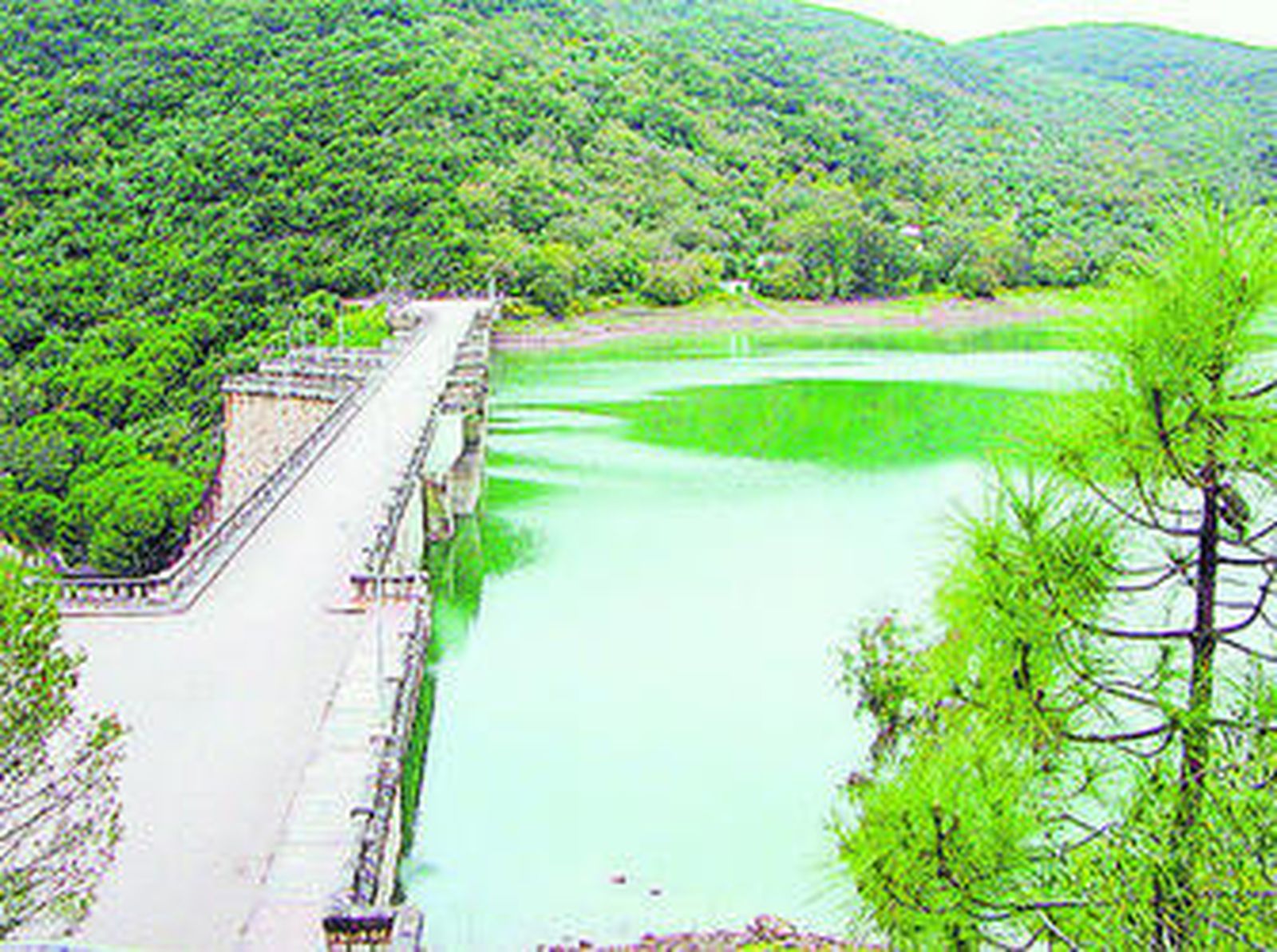 Imagen de archivo del pantano de Los Hurones, que los excursionistas bordearon en su ruta.