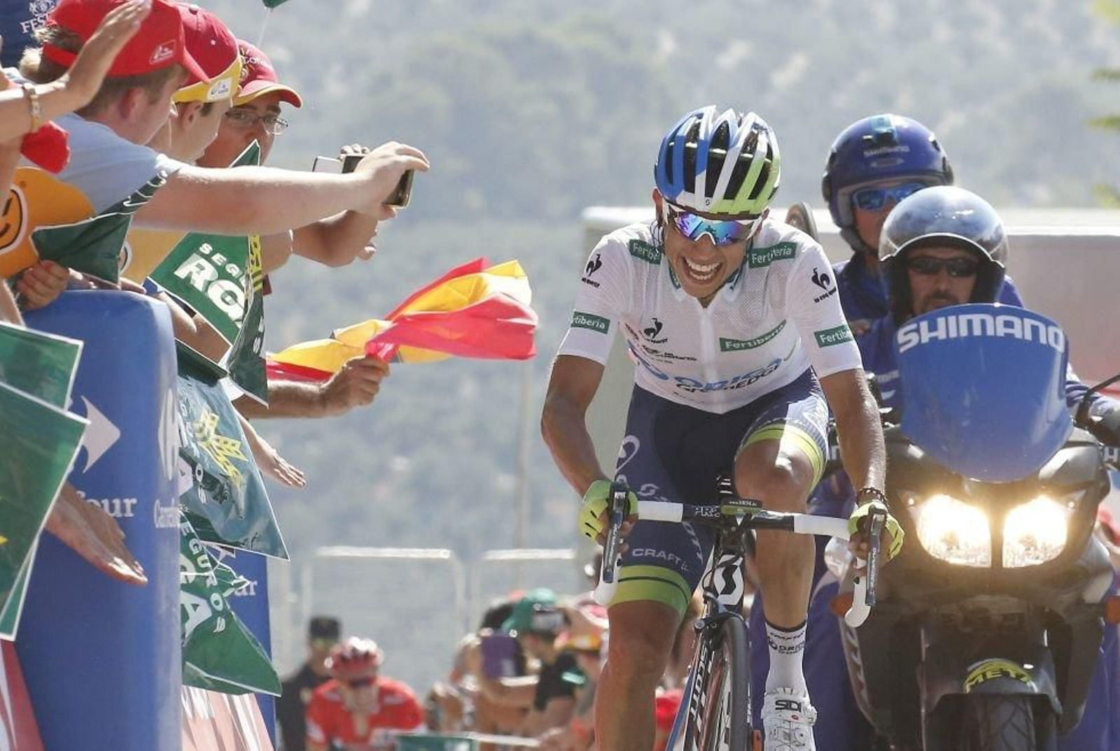 Esteban Chaves, a su llegada a meta en la Sierra de Cazorla en 2015.